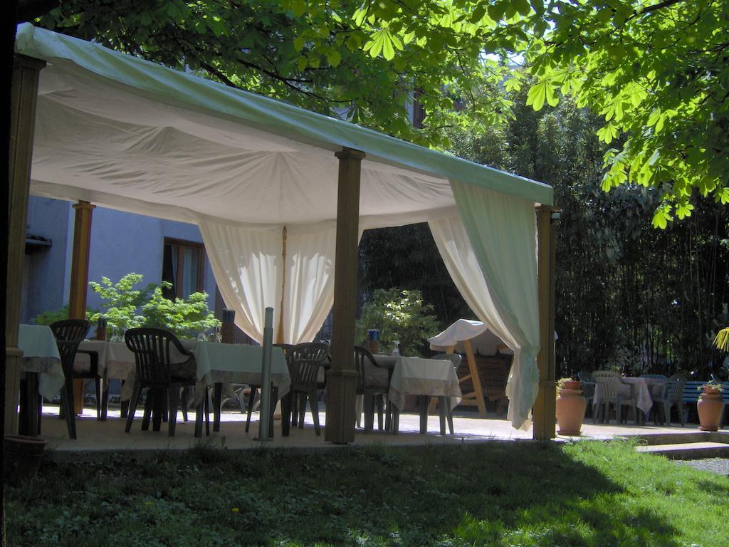 Albergo Ristorante Aquila Сульцано Экстерьер фото